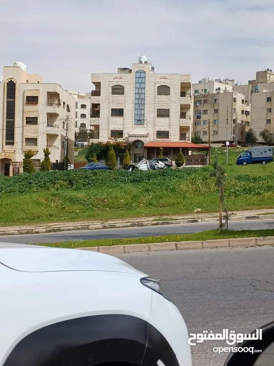 شقه للبيع بالزهور طابق اول بناء حديث شارع ميمونه بنت الحارث التواصل