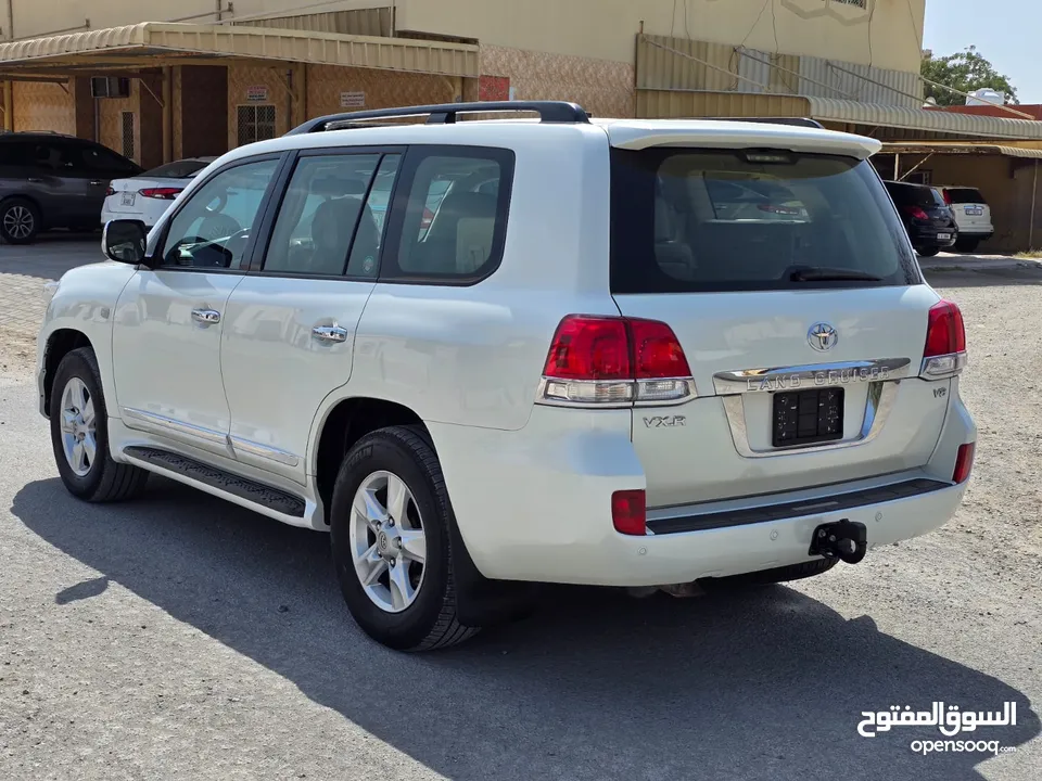 Land cruiser VXR V8 GCC 2010 Price 72,000 AED