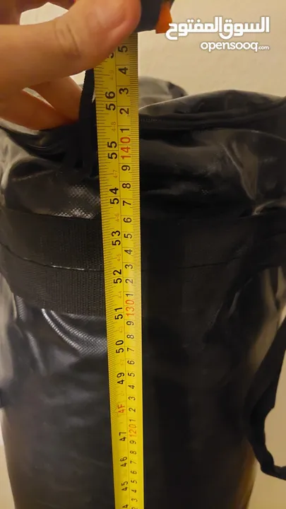 كيس ملاكمة طوله تقريبا 140cm