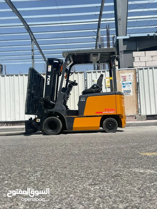 TCM 2.5 ton electric forklift made by japan in very good condation
