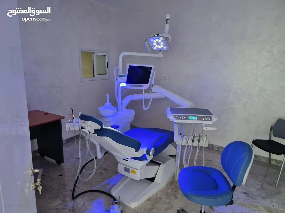 متوفر عياده اسنان مجهزه بالكامل داخل مركز طبي للضمان او الاستجار الفوري