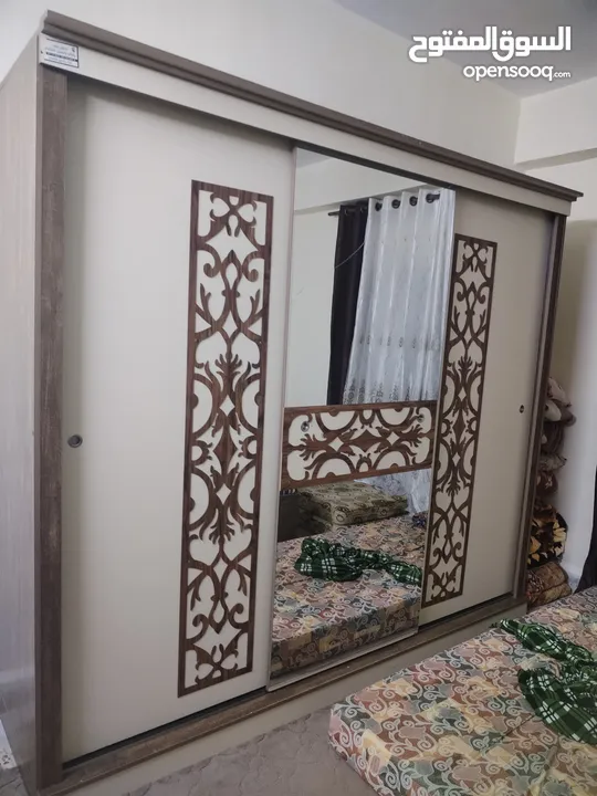 غرفة نوم ماستر لامنيت مع فرشه مفارش سلم سويد