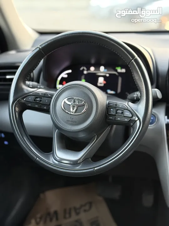 تويوتا ياريس كروس ترخيص 2022 محرك 1500 هايبرد جير أوتوماتيك 172 حصان