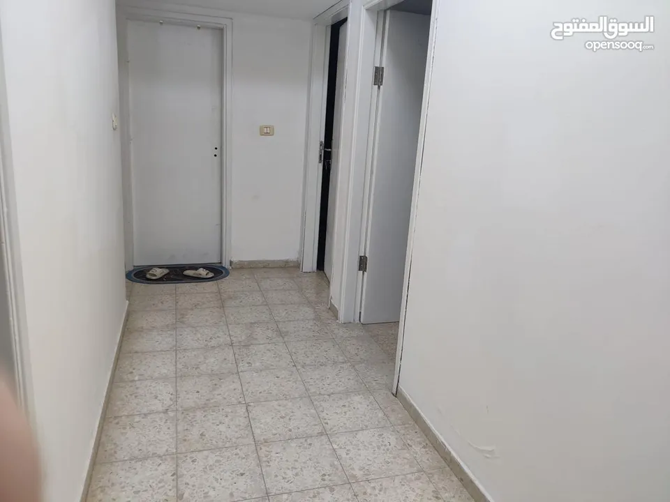 متوفر شقة بطولكرم دوار السلام دخلة ريم البوادي مساحتها 135 ومع بيت الدرج 145  دلكس جاهزة  بدون مصعد