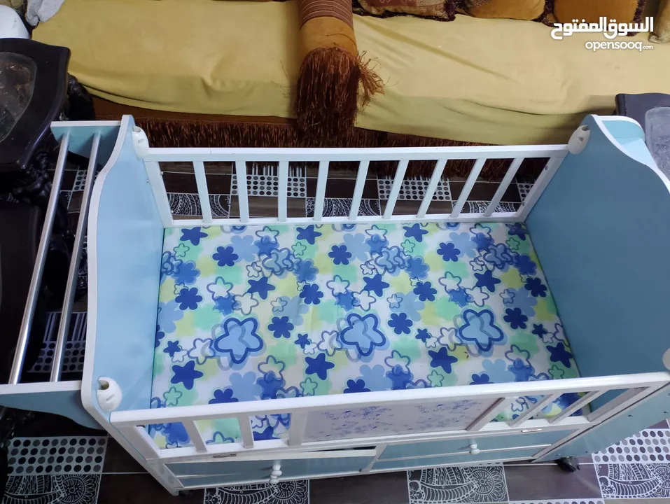 سرير اطفال نظيف جدا استعمال قليل العنوان المعقل سوق حطين