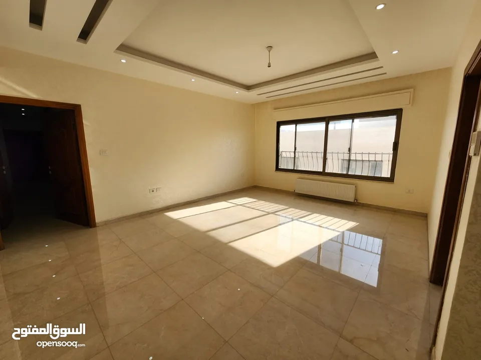 شقة مع روف منفصلين للبيع في دير غبار ref: 14232