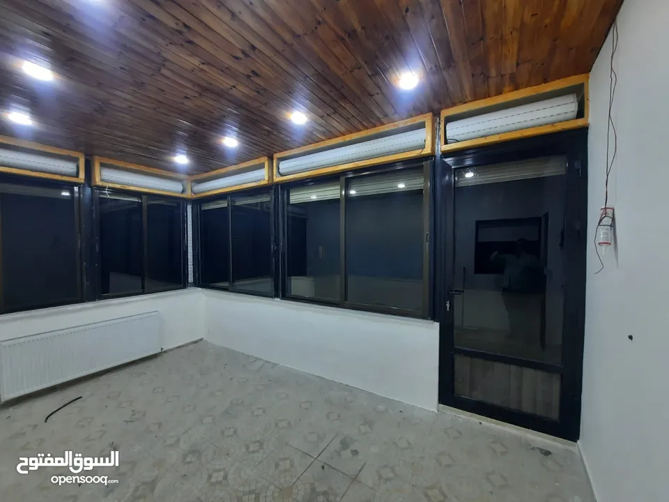شبابيك المنيوم لون برونز زجاج برونز متوفر عدة مقاسات  بحال الوكاله