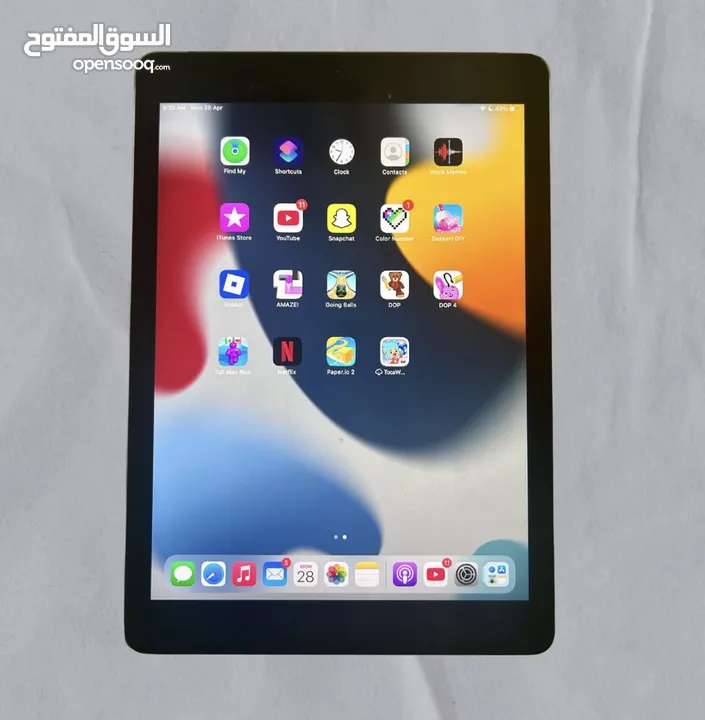 iPad Air 2 للبيع بحالة ممتازة استعمال خفيف جداً بسعر حرققق