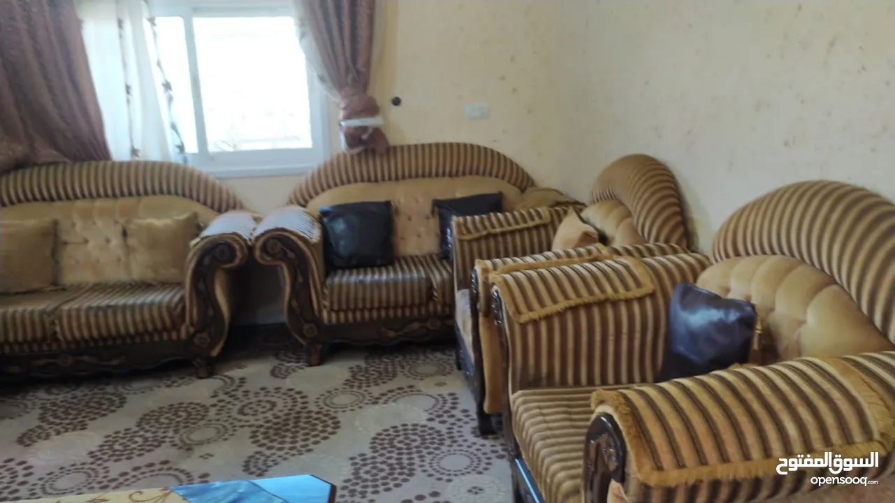 طقم كنب مستعمل طقم غرفة ضيوف