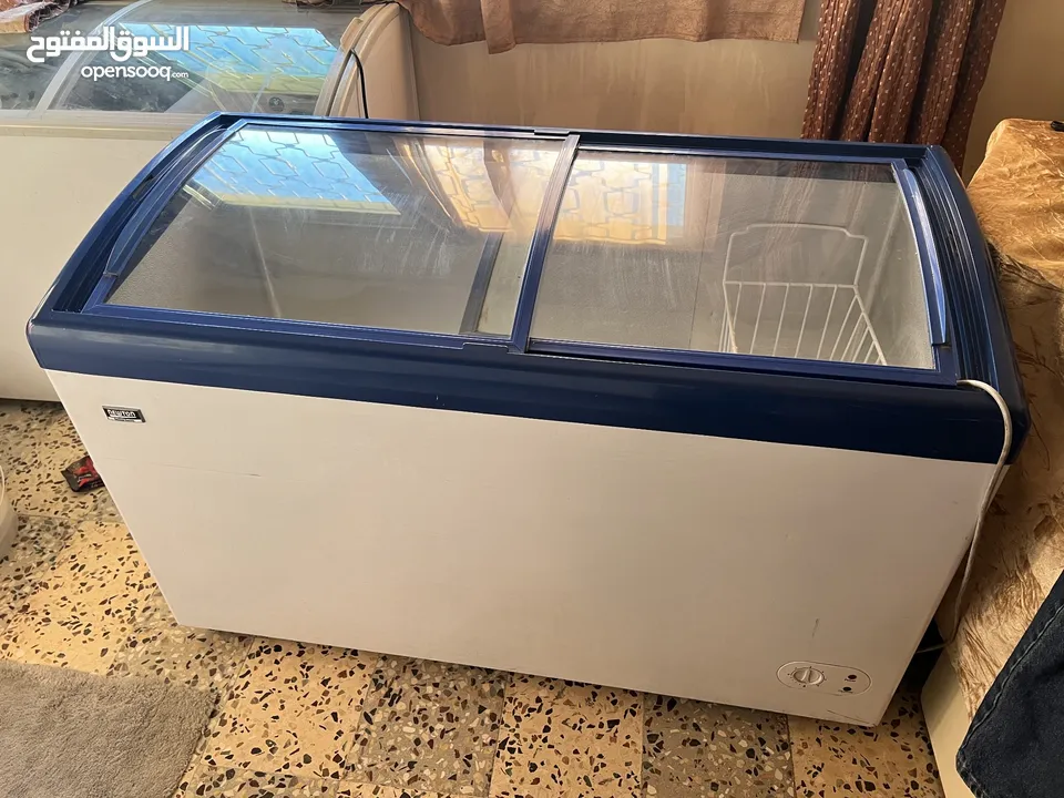 فريزر بطح زجاج