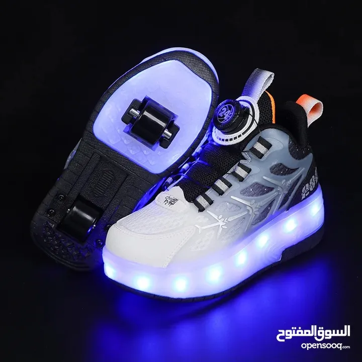 أحذية LED مضيئة مزودة بعجلات