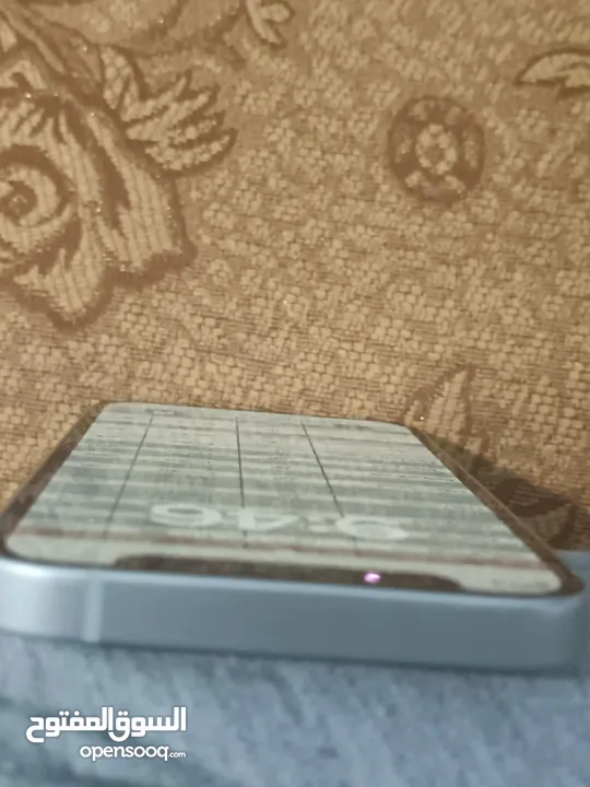 Iphone 12miniحاله ممتازه. ( مع باور بانك مغناطيسي واير بوت و3 كفرات للهاتف)