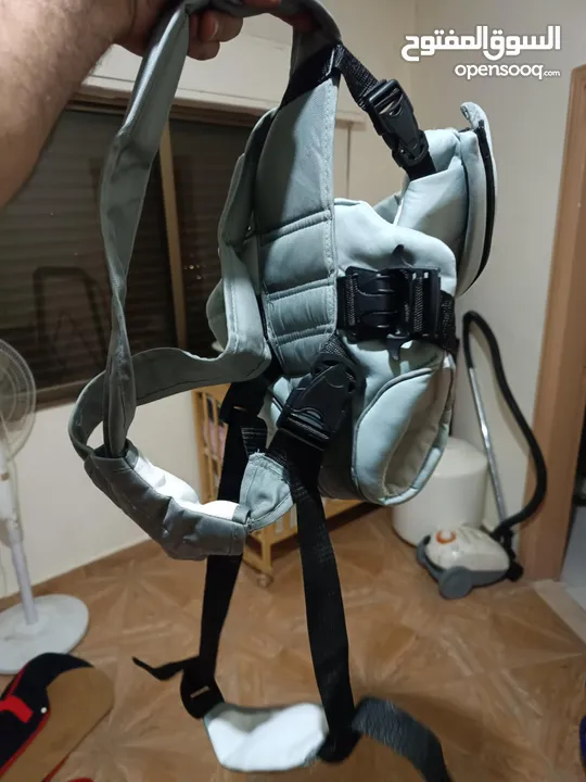 تخت بيبي مع الفرشة و مستلزمات بيبي  للبيع