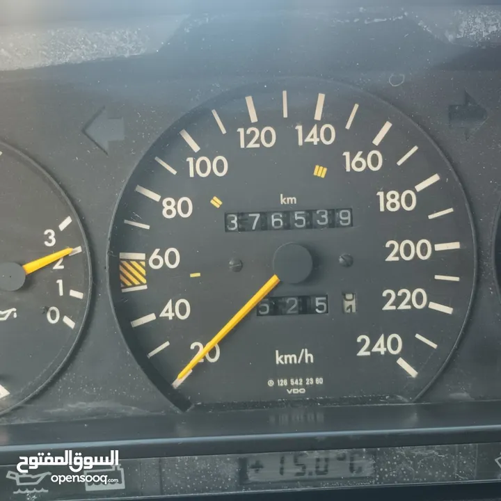 Mercedes  300 SE تب نضافة