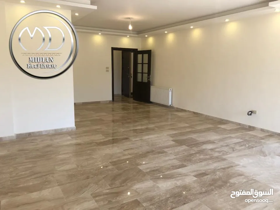 شقق جديدة للبيع ام السماق مساحات 210م تشطيبات و ديكورات سوبر ديلوكس اطلالة جميلة بسعر مميز جداً