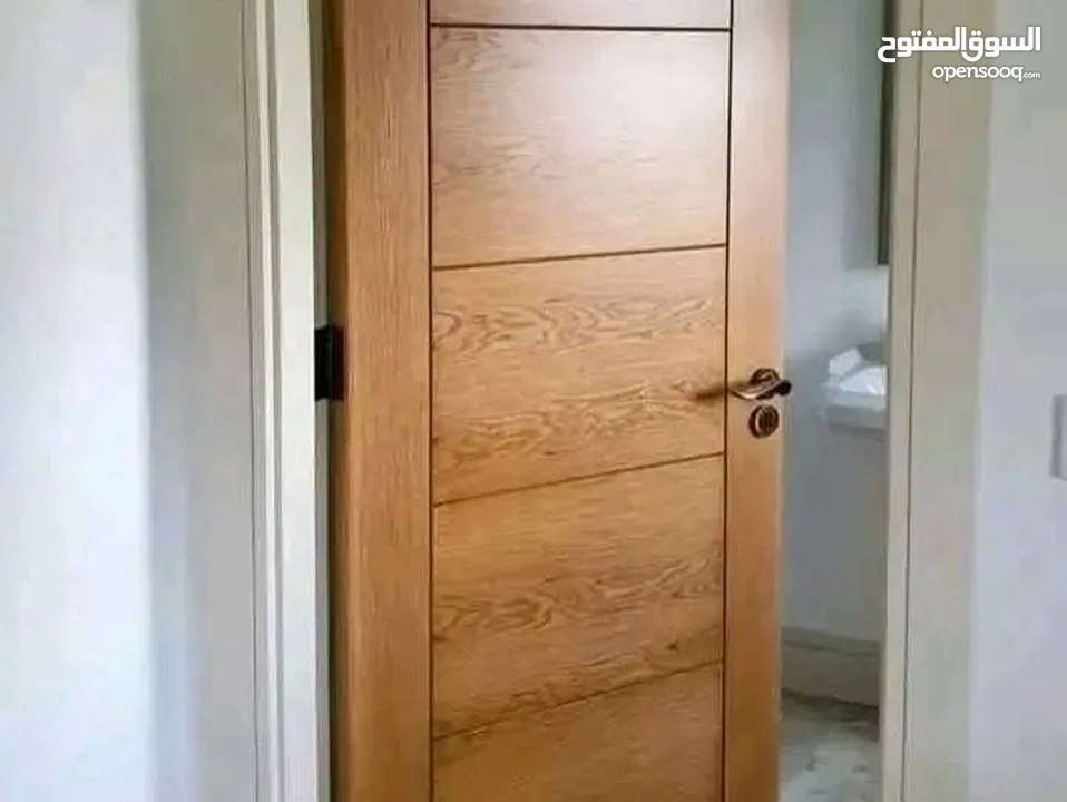 ابواب خشبيه داخليه و خارجيه بتصاميم حديثه وفاخره وعصريه جميع الانواع دهان  او تلبيس pvc  وقشره بلوط
