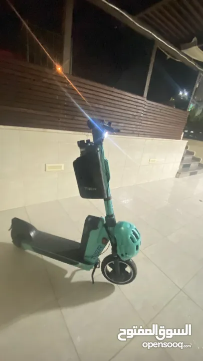 سكوتر من نوع تاير مع طاقيه الصليه  و كلشي  48 فولت 15 أمبير