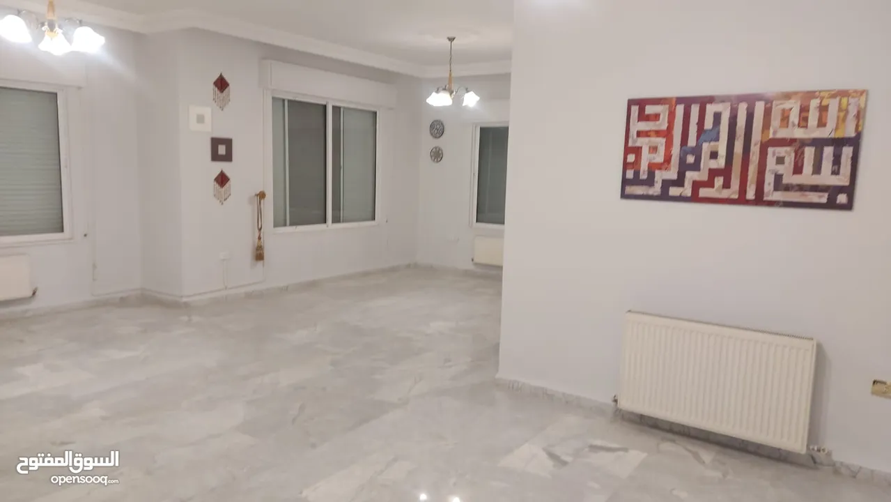 شقة نصف مفروشة للايجار في دير غبار ref : 14239