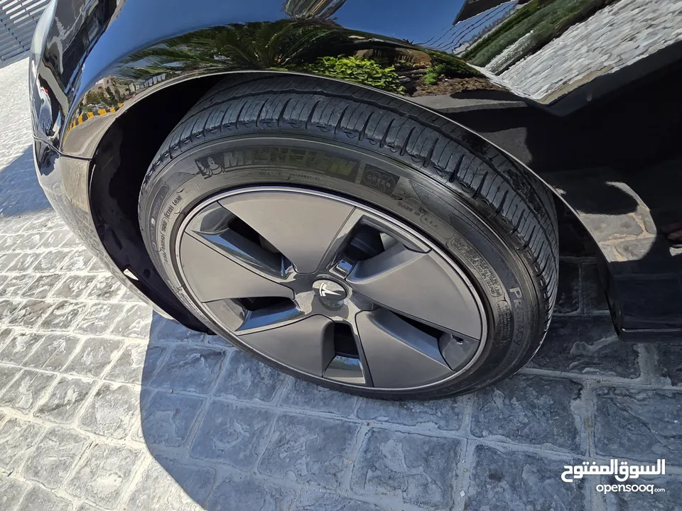 Tesla model 3 2023 ممشى قليل  فحص كامل أوتوسكور ق  B+(86)الوان مختلفه وداخلي ابيض او اسود واسعارر