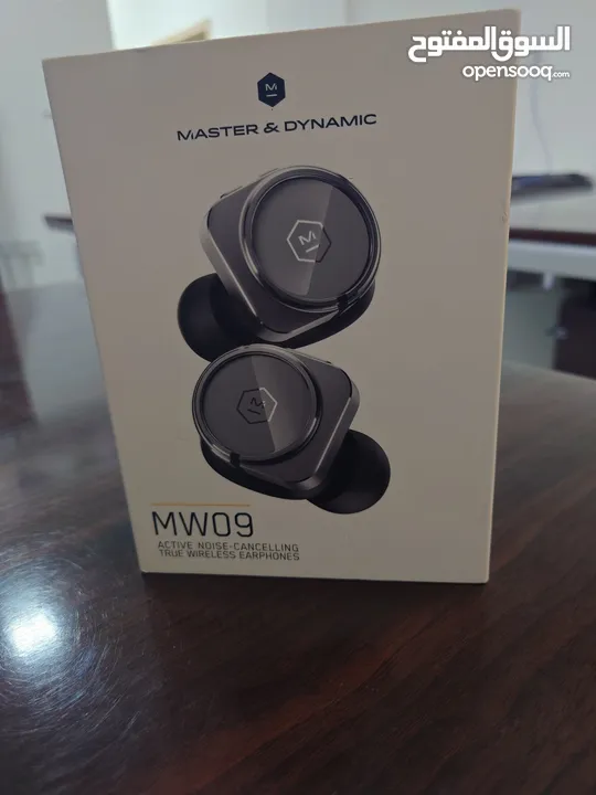 Master & Dynamic MW09 like new