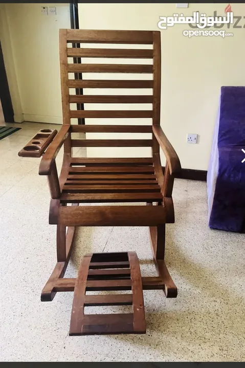 Wooden relaxing chair