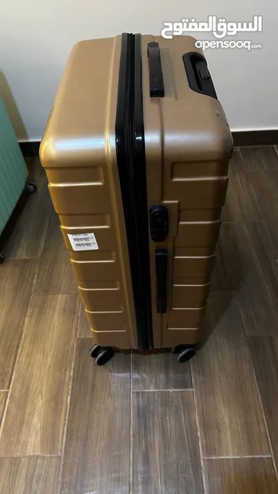 ‏شنطة سفر كبيرة  travel suitcase