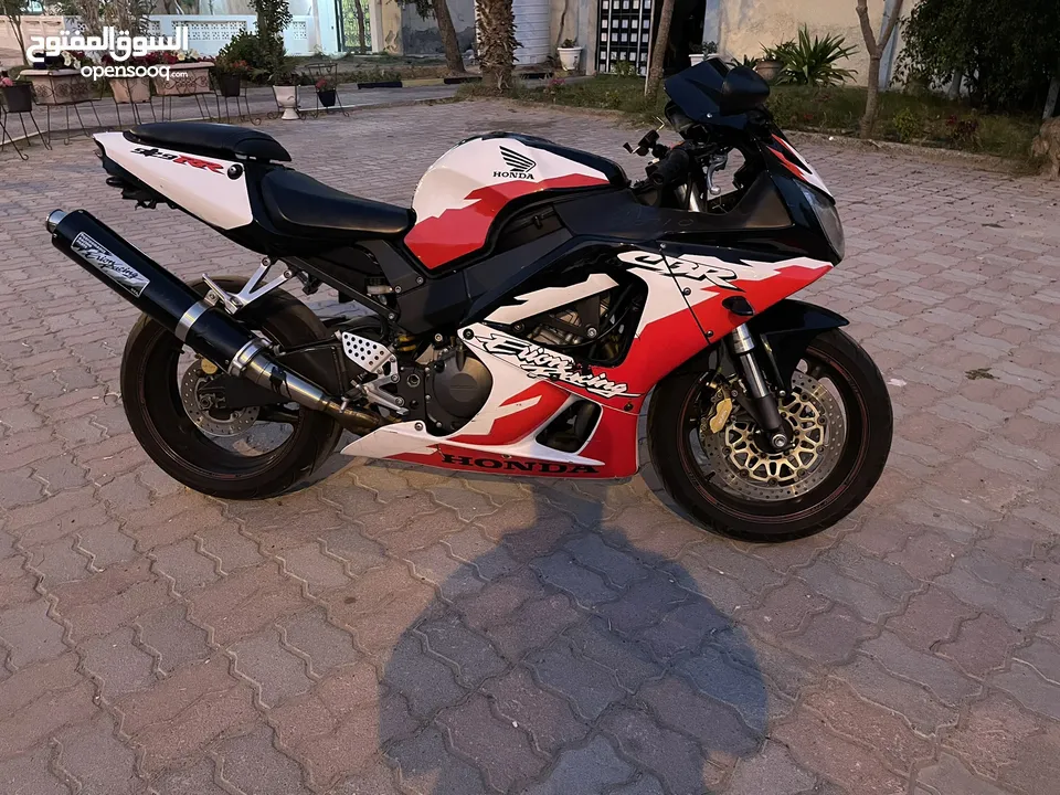 1 of 1 in uae cbr929rr erion edition