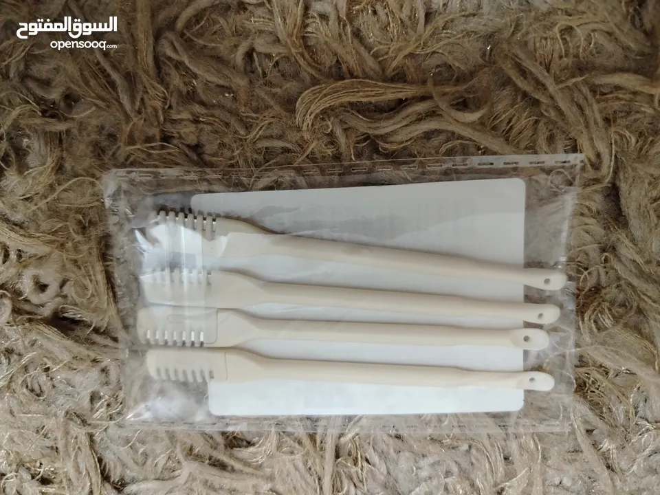 متفرقات و نثريات و إكسسوارات جديدة بحال الوكالة للبيع