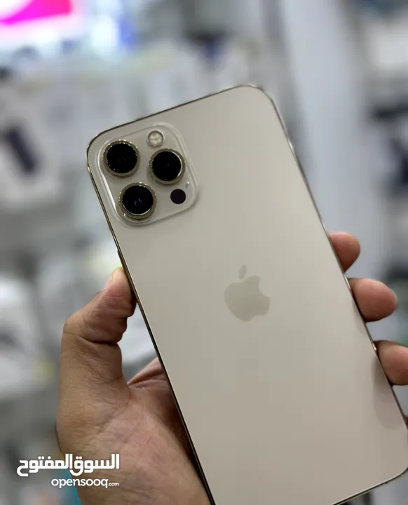 عرض خاص : iPhone 12 pro max 256gb هاتف نظيف جدا بحالة الوكالة بدون اي شموخ أو مشاكل مع ضمان و ملحقات