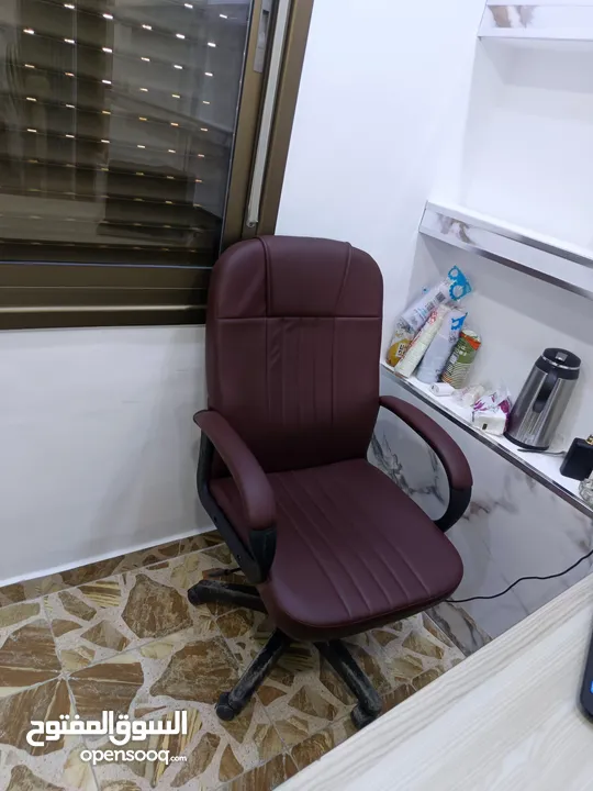 اثاث مكتبي للبيع جديد 100% اربد هاتف