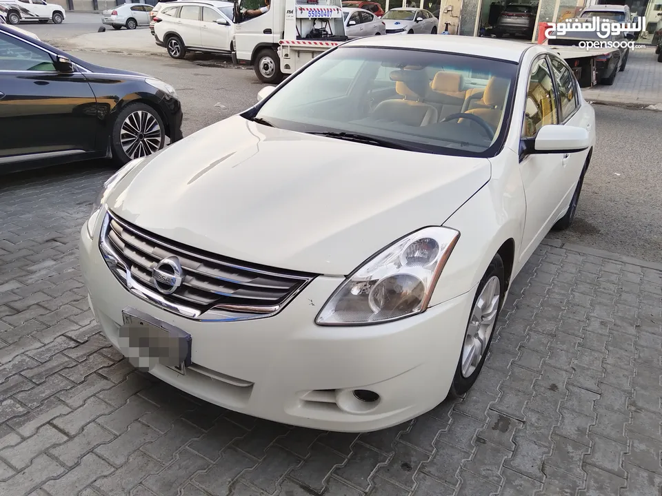 NISSAN ALTIMA MODEL 2010 FOR SALE سنة التأمين