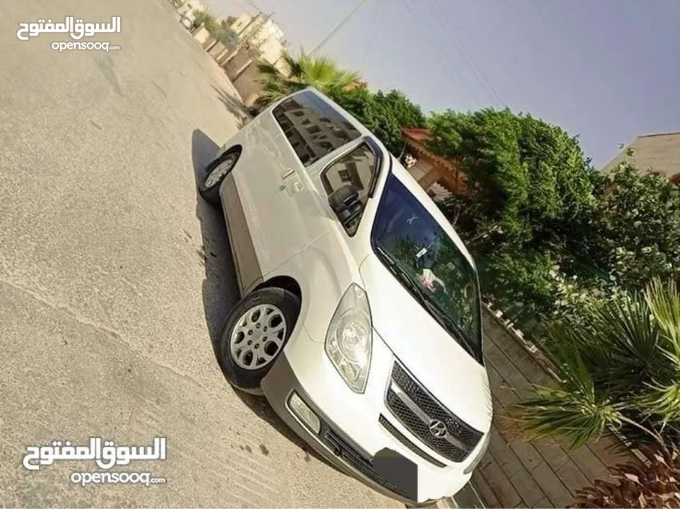 باص هونداي h1 موديل 2014 بنزين لم يعمل سياحي ابدا ...بنزين..