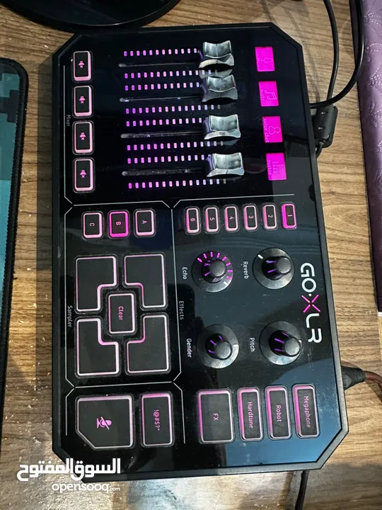 مكسر صوت احترافي TC-Helicon GoXLR