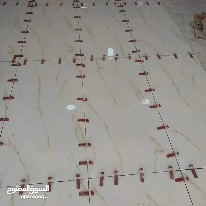 بليط وكافة اعمال البلاط والسيراميك والرخام وبديل الخشب وبديل الرخام والجرانيت وأعمال الصيانة
