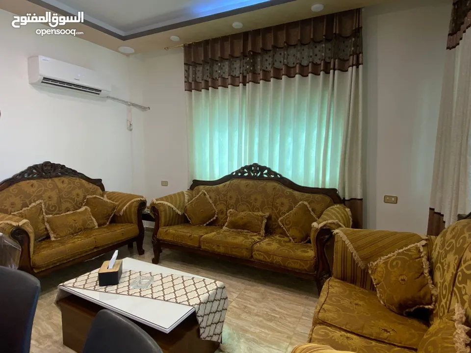 طقم كنب / اربد - منطقة البارحة