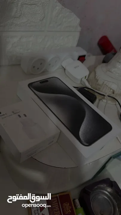 iPhone 15 pro max 256  بطارية 100  56 شحنة مش مفتوح ولا مصلح موجود بالخليل