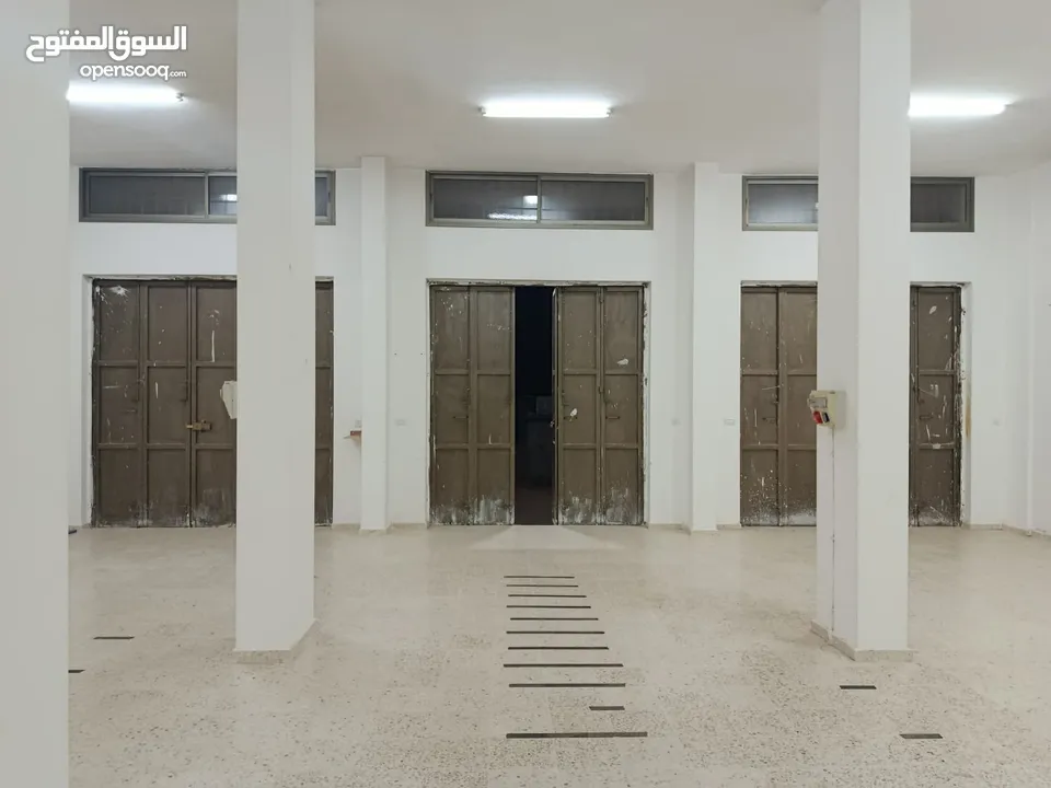 مخازن للايجار 140 متر 3فاز