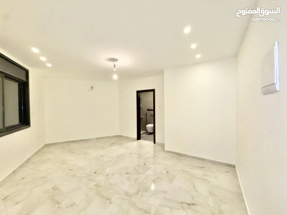 شقة طابقية 3 غرف ماستر والعمارة فقط 6 شقق