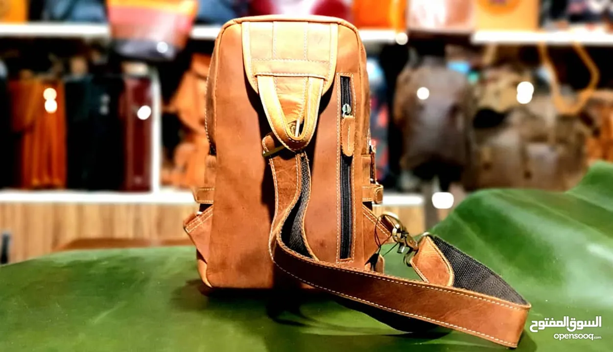 Handmade leather shoulder bags حقائب كتف جلدية مصنوعة يدويا