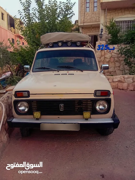 لادا نيفاموديل 1993