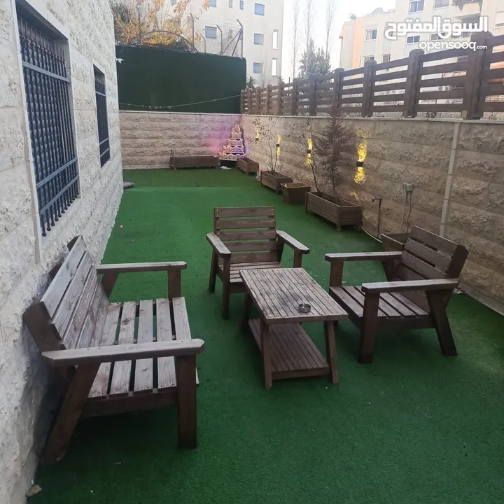 شقة فخمة مفروشة للايجار مع حديقة