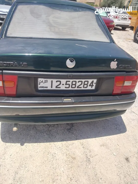 اوبل فيكترا موديل 1995 بحاله جيده  منتهي ترخيصها سنه للبيع ماتور 16 حلاب جير عادي 5 غيار فتحه بالسقف