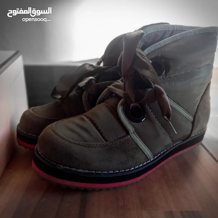 احذيه بحال الجديد لبسة واحدة للبيع         أحذية  أحذية