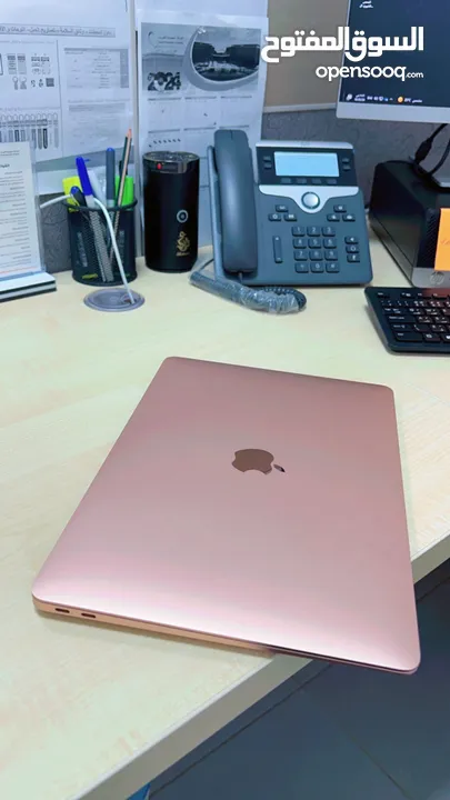 جهاز MacBook من STC