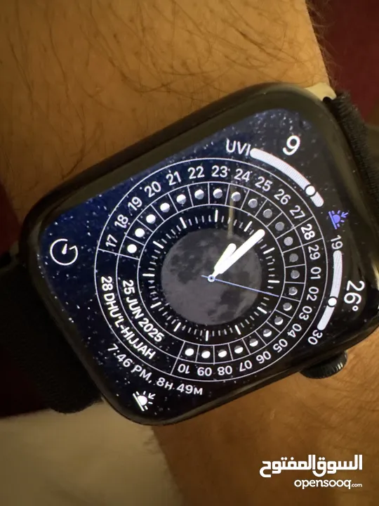 بحالة جيدة جدا Apple watch series 8 45 mm