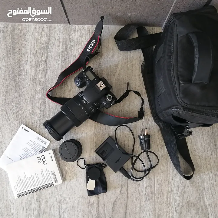 Camera canon eos 77D