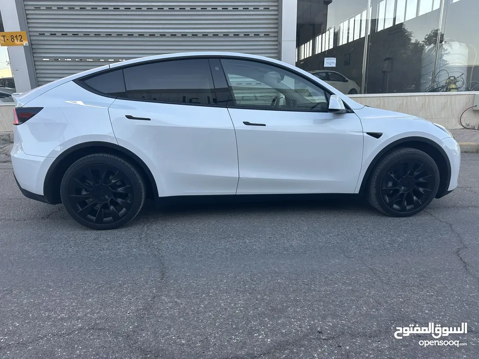 TESAL MODEL Y LONG RANGE DUILMOTOR 2023