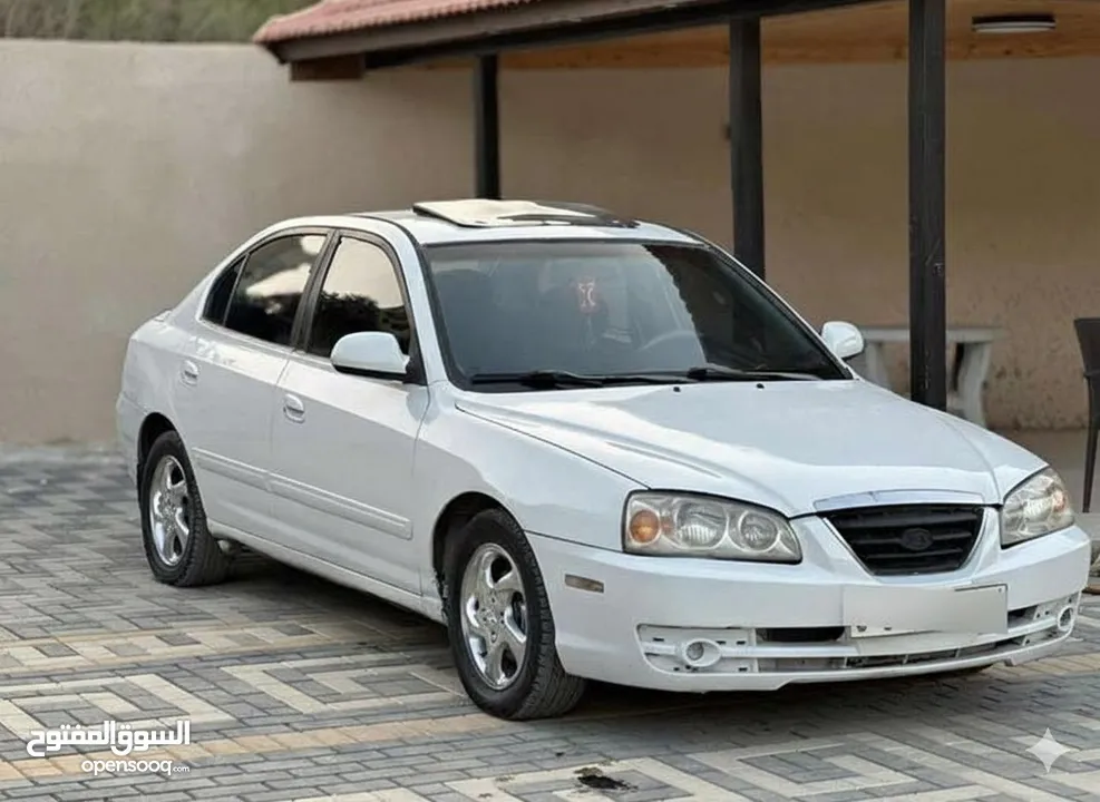 هونداي افانتي للبيع منفوضة