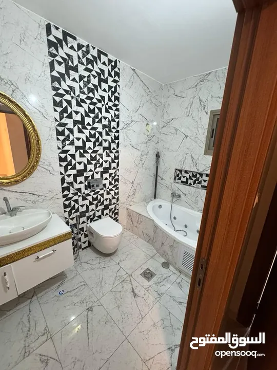 شقة فسيحة للإيجار في الشرفة – سكن عائلي راقٍ بسعر مميز