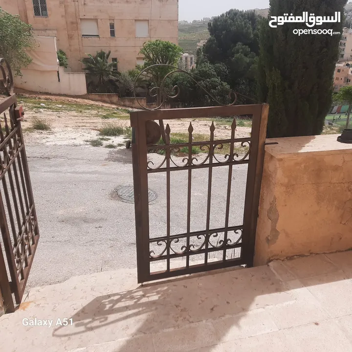 شقة للبيع شبه ارضي بأجمل مناطق ضاحية الرشيد